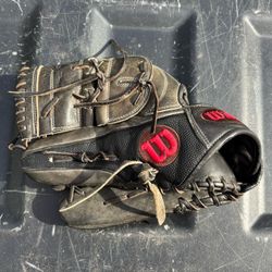 Wilson A2000 pro stock B2 12" left-handed mitt/glove