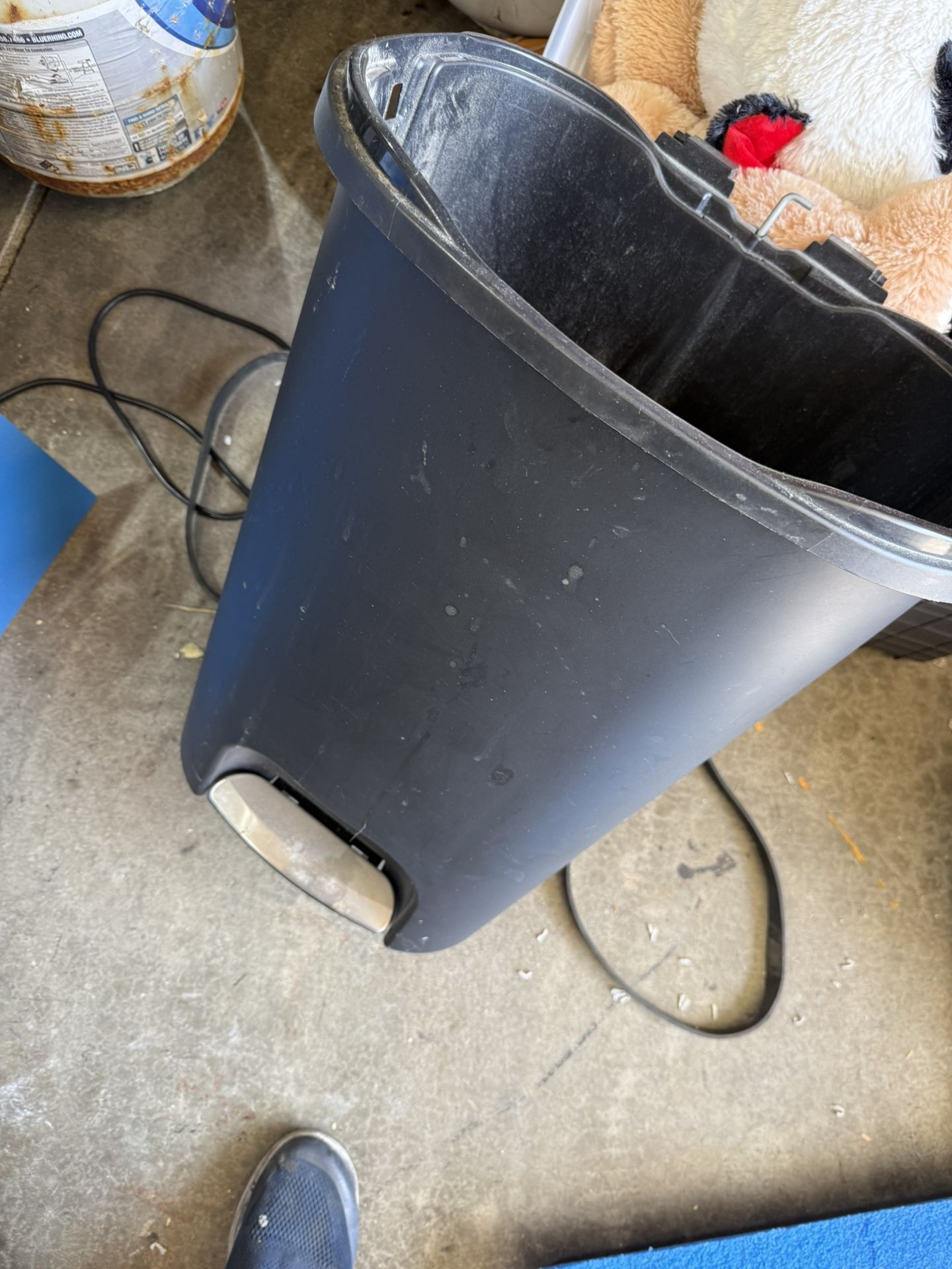 Free Kitchen Garbage Can