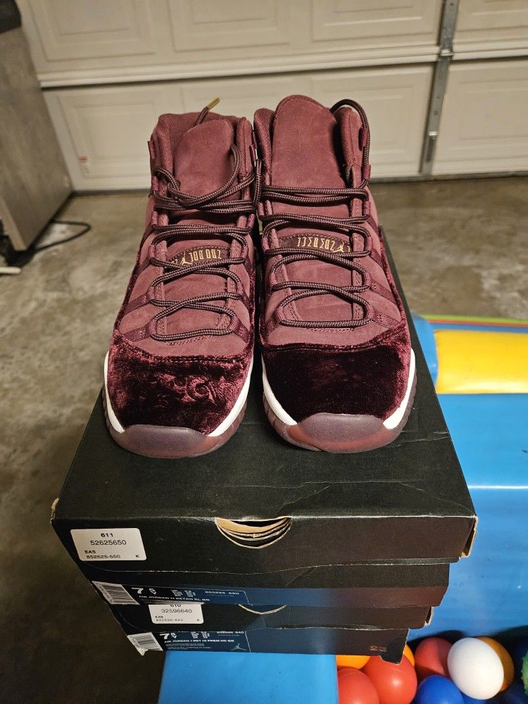 Women Velvet Jordan 11