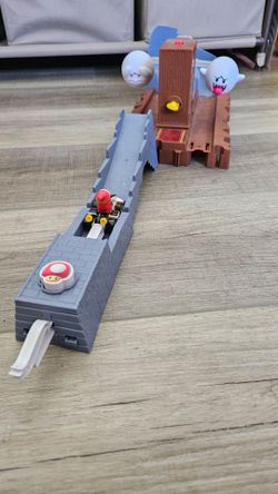 Hot Wheels Mario Kart Boo's Spooky Sprint Trackset