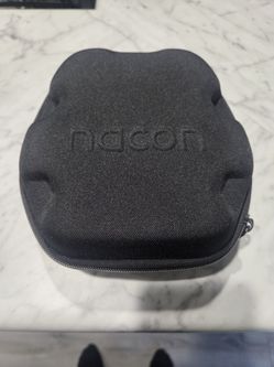 Nacon Revolution 5 Pro PS5 controller excellent - case + dongle