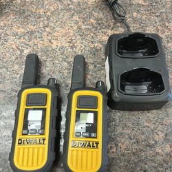 Dewalt Walkie Talkie Set 