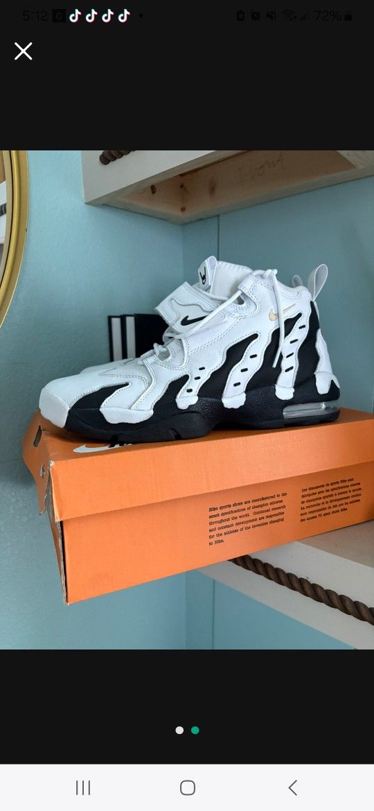 Size 10 /half Men's Very Clean No Box