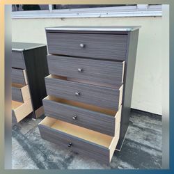 Dresser/ Five drawers dresser