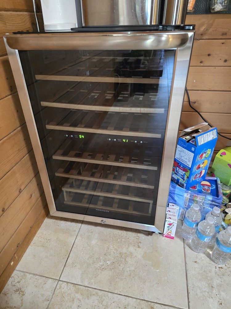 Frigidaire Wine Fridge Beverage Cooler
