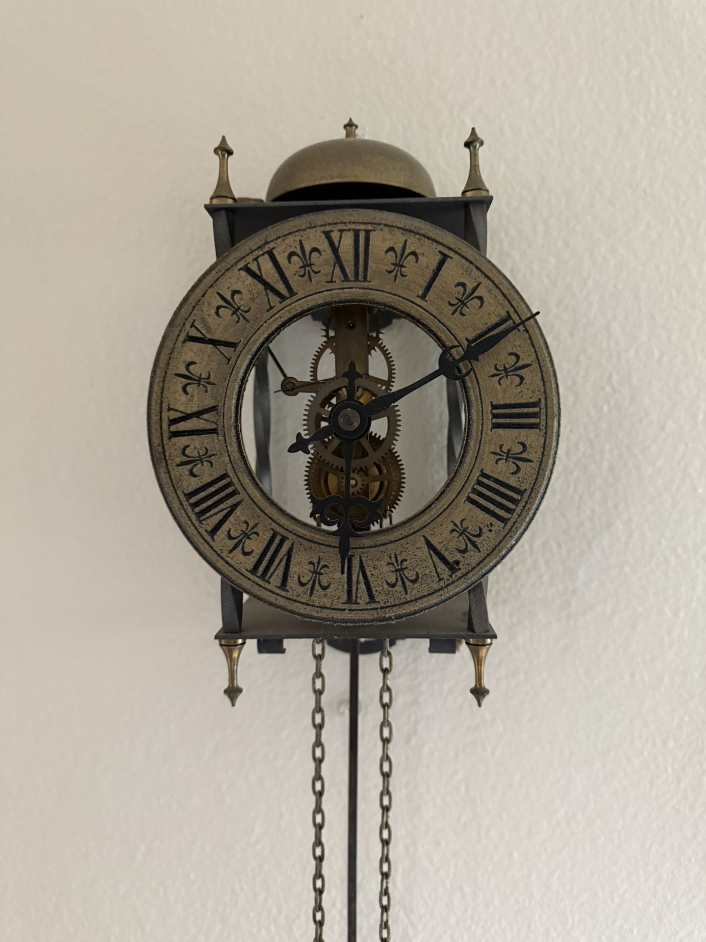 Wall Clock Tempus Fugit