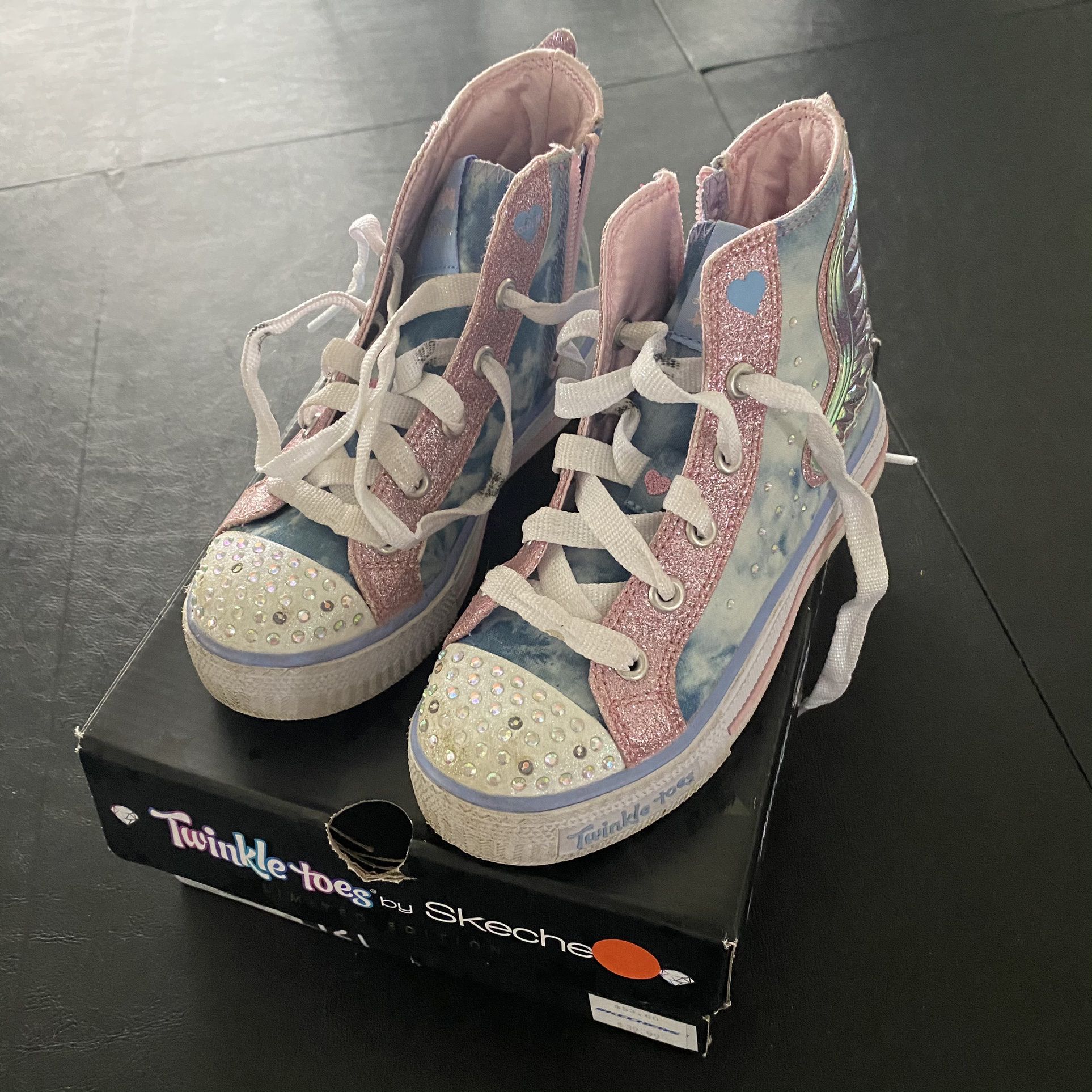 suizo Deber software Girl's Twinkle Toes Limited Edition by Skechers for Sale in Tacoma, WA -  OfferUp