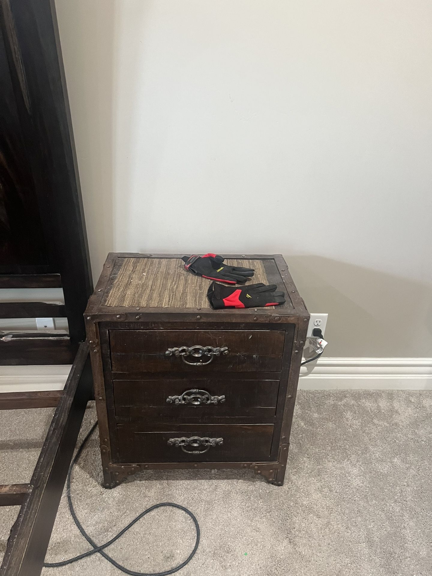 King Bed Frame And Wood Bedroom Furniture Set