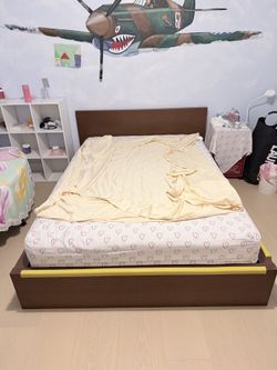 Full size bed + Mattress