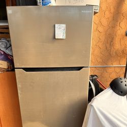 Insignia Refrigerator