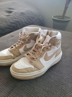 Jordan 1 Elevate High
White Desert (Women's)