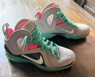 Nike LeBron South Beach Sneakers Size 11.5