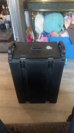 Cambro cooler dispenser