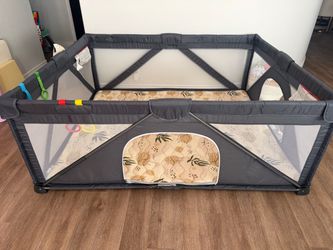 Playpen with play mat 71x59