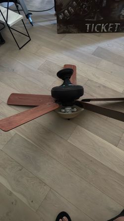 Free ceiling fan