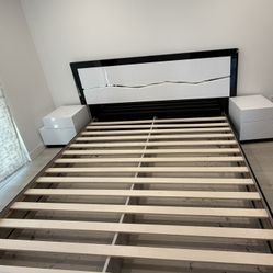 Cali King Bedroom set