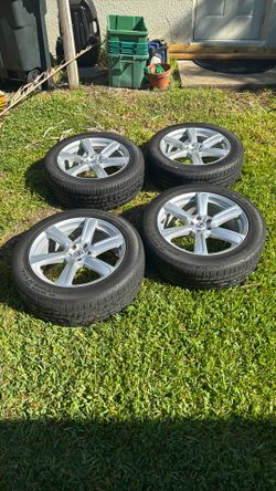 Volvo XC90 19” wheels and Continental All season tires. 