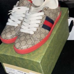 Gucci Shoes 