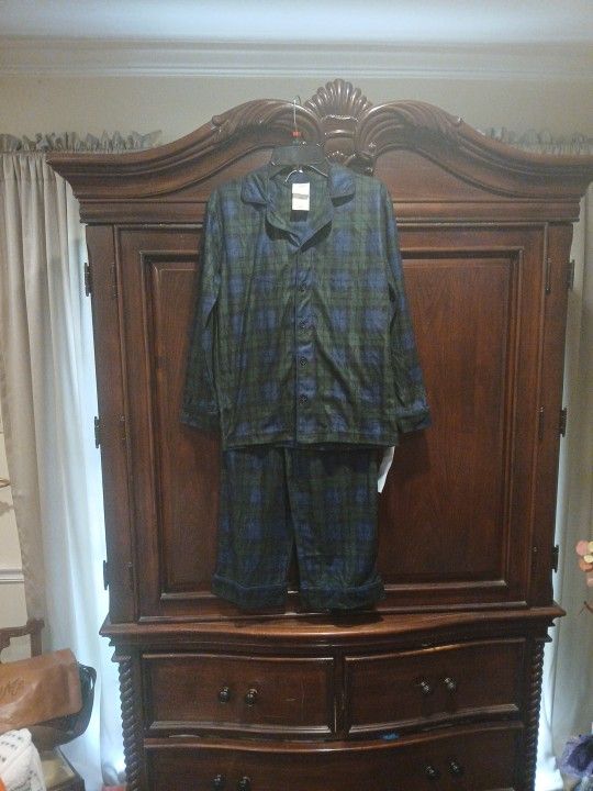 Green/Navy Plaid Flannel Pj's (new) boys sz10