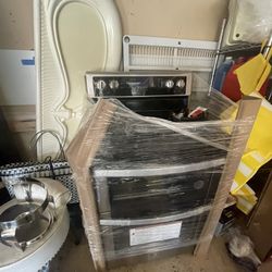 Brand New Electric Stove – $900 OBO (Never Used!)