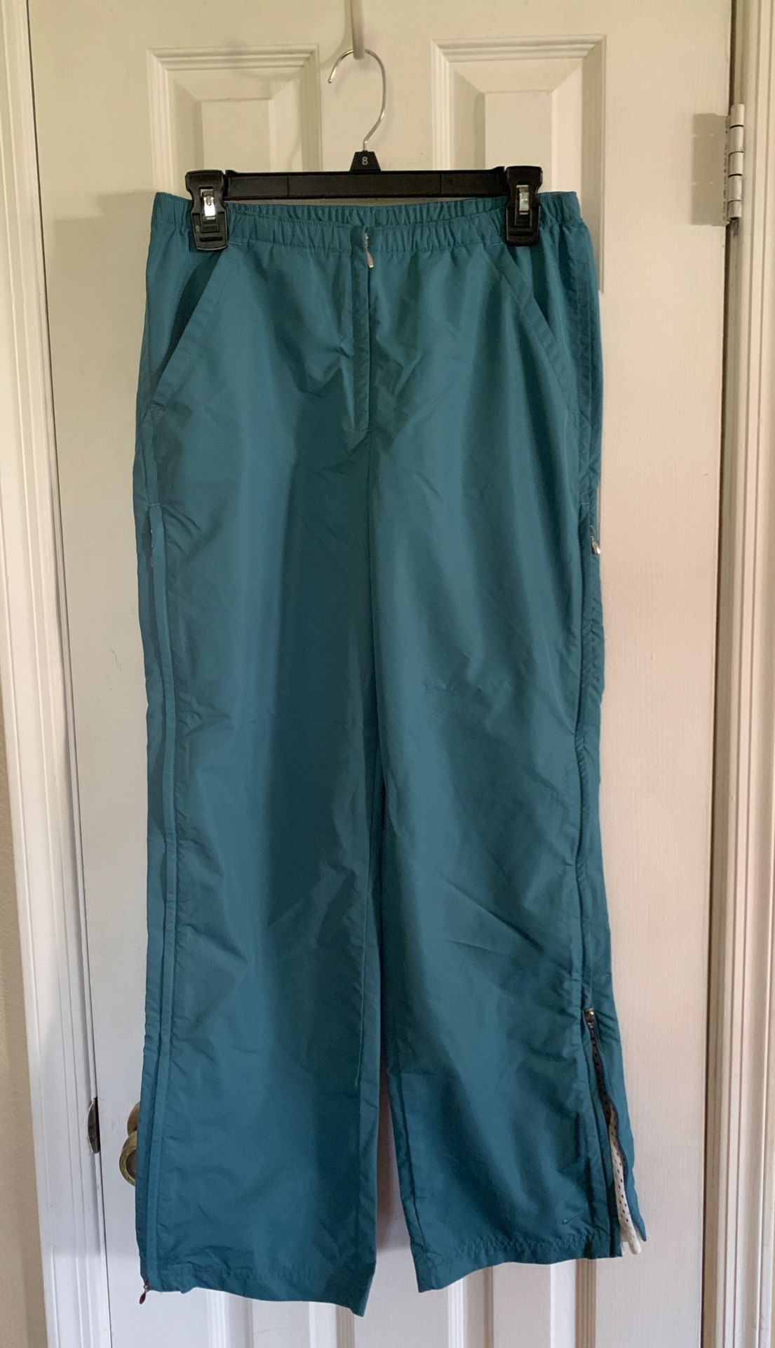 Nike XS (0-2) women’s sweat pants.