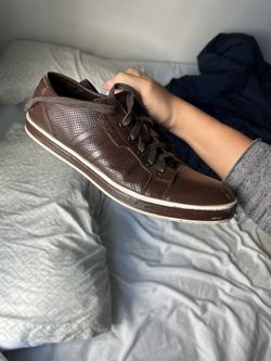 Kenneth cole sneakers size 10