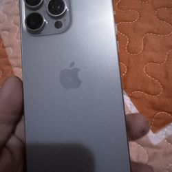 iPhone 15 Pro Max factory unlocked