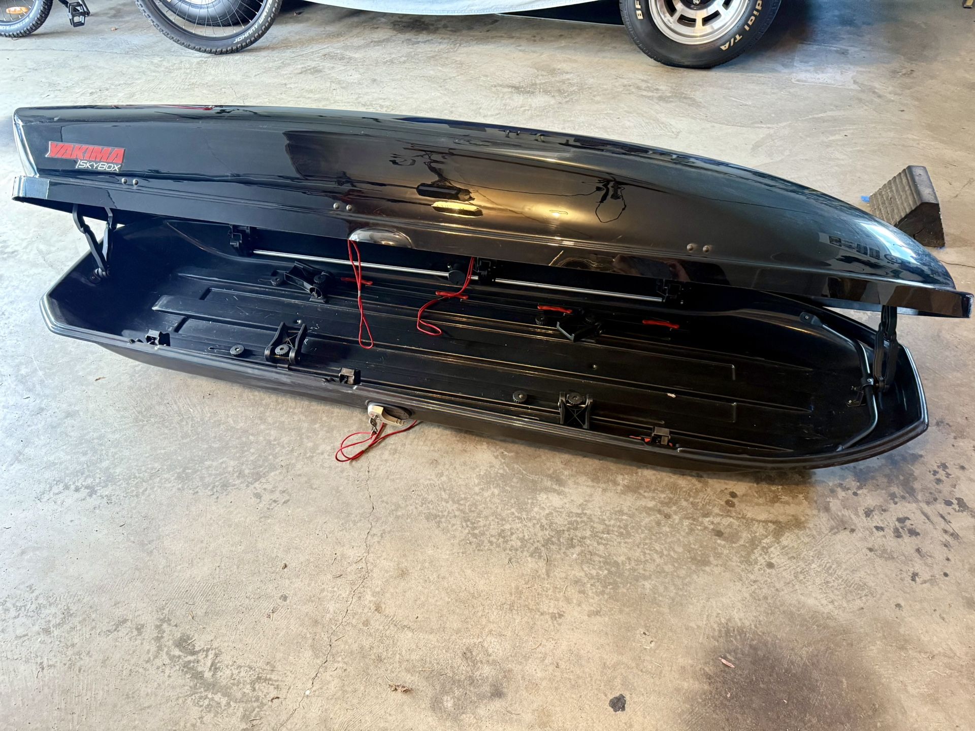 Yakima Skybox 12