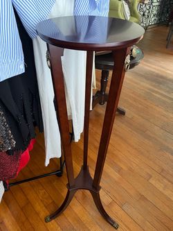 Mahogany Pedestal Plant Stand