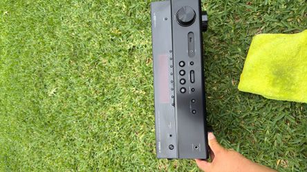 Yamaha RX-V477 5.1-channel AV/home theater receiver.