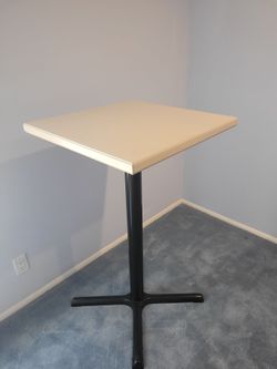 Hightop Table