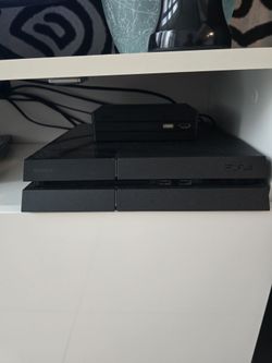 Ps4 And VR Plus Controllers And Games