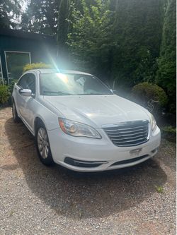 2013 Chrysler 200 white
