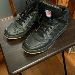 Adidas Sneakers 10 1/2 good Condition 