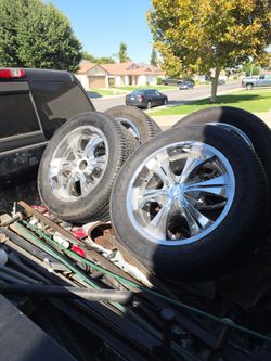 20 inch 6lug chevy/gmc 95% tread