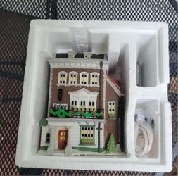 Dept 56 “Crown and Cricket Inn” 1st Edition Heritage Village Collection Mint