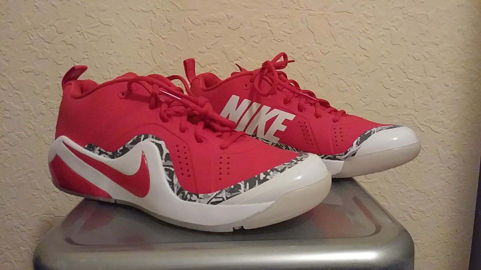 Mike trout shoes by Nike size 10.5