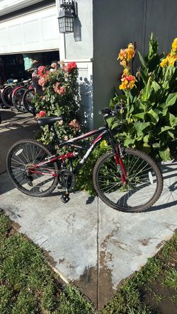 Mountain bike size 26 good condition like new 18 speed