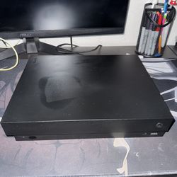 Xbox One X 