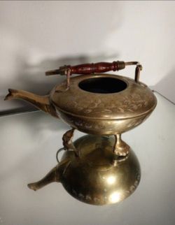 VINTAGE BRASS KETTLE - TEAPOT 7.5" / 32 OZ CAPACITY