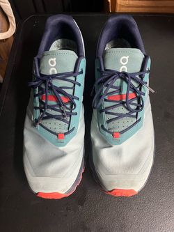 On Running Sneakers Cloudventure