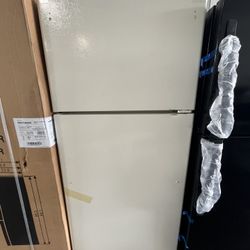 Refrigerator GE 28” New 