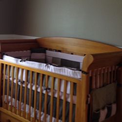 Crib - Convertible To Toddler Bed And Full Size Bed