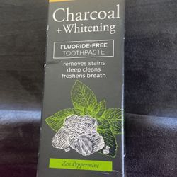 Burt’s Bee Charcoal Whitening Toothpaste 