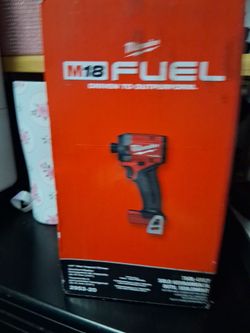 Milwaukee  M 18 fuel  1/4 ,impact driver drill