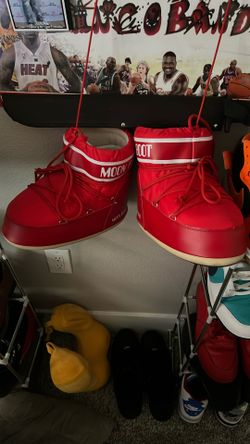 Moon Boots