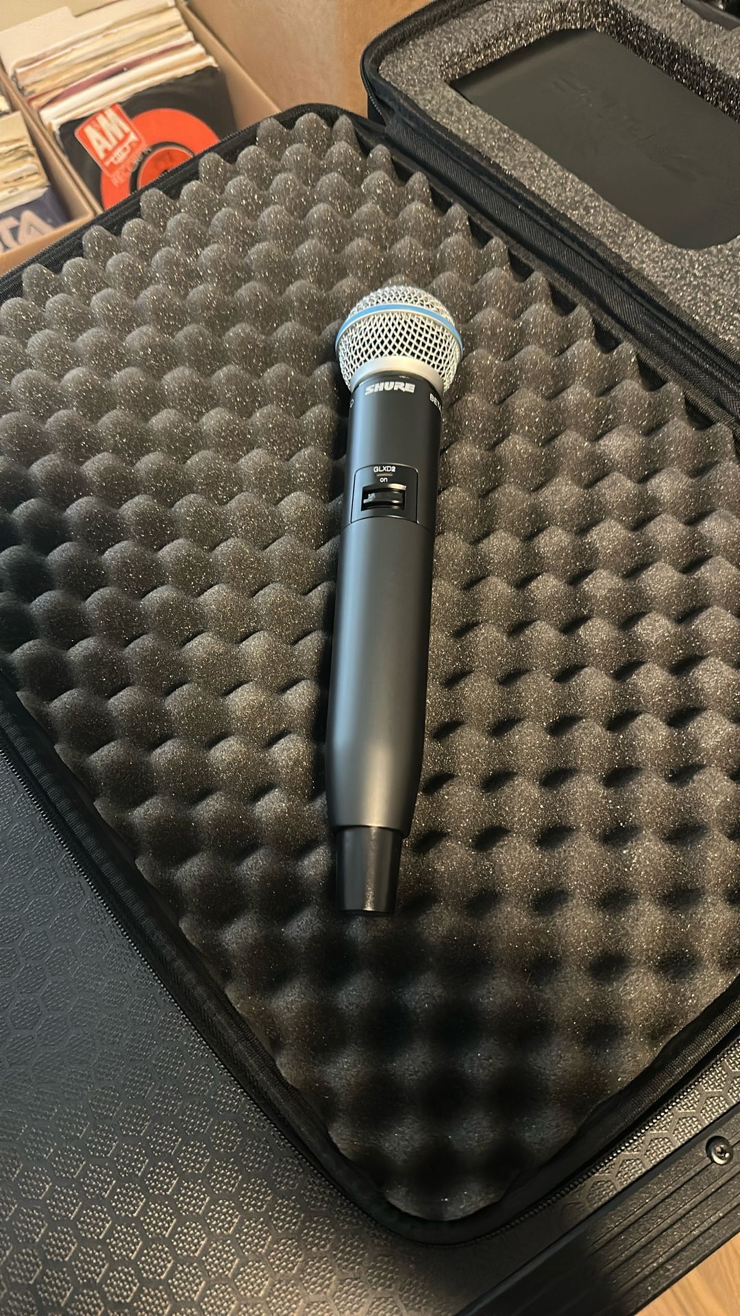 Shure GLXD2 BETA 58A Handheld Wireless Mic System. 