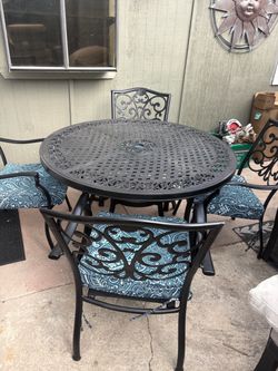 Cast Iron Patio Table and Chair Set