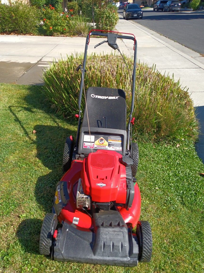 TROY BILT AUTOMATIC TRANSMISSION LAWNMOWER 