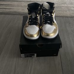 Retro Jordan 1 Mid Size 10.5